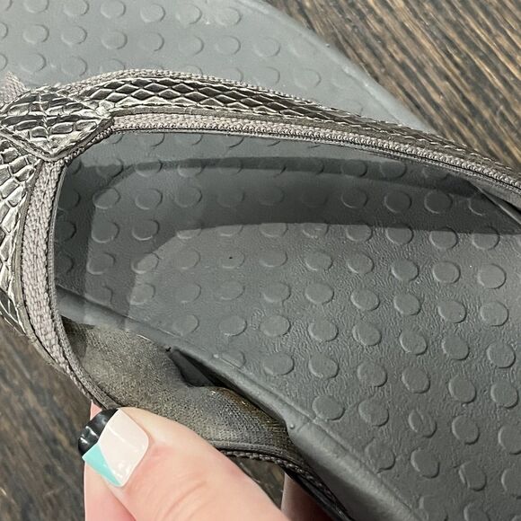 Vionic Sandals 44Tide11 Women's 9 Gray Croc Embossed Orthotic Flip Flops - Picture 8 of 8